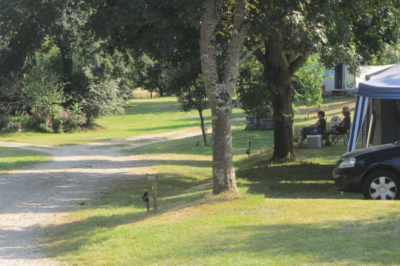 Hotel Camping La Bergerie à La Chapelle-Achard Extérieur photo