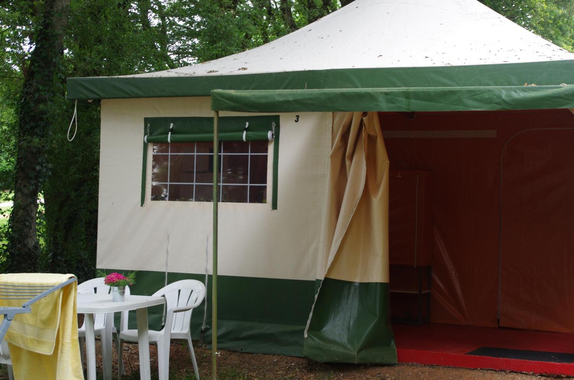 Hotel Camping La Bergerie à La Chapelle-Achard Chambre photo